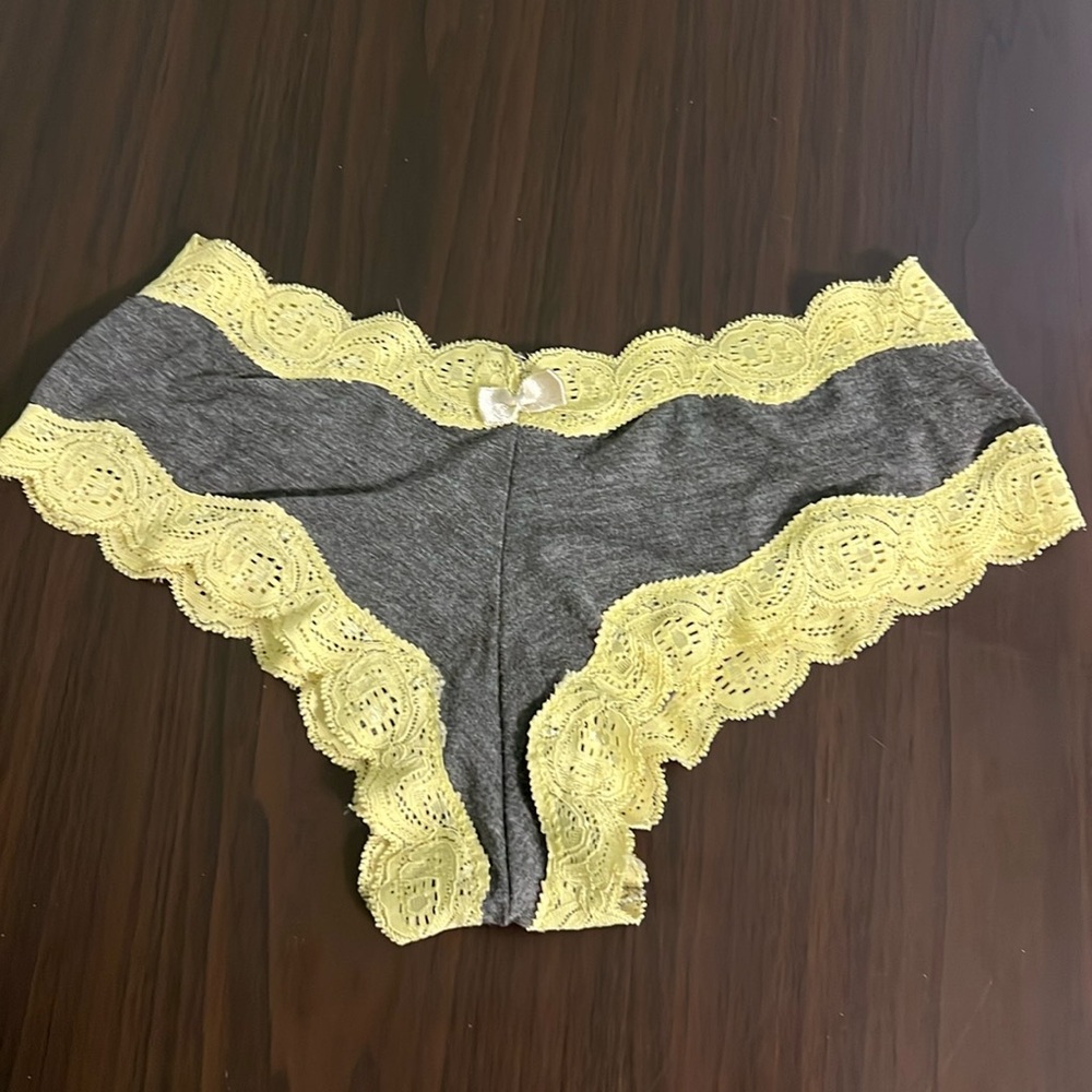 Cheeky undies size small